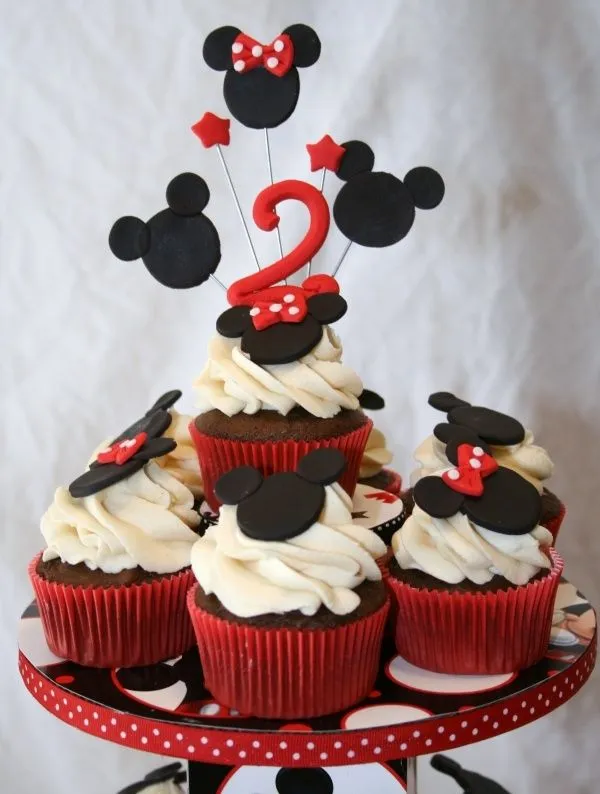 Minnie and Mickey Cupcakes - red ribbon around the cupcake stand ...