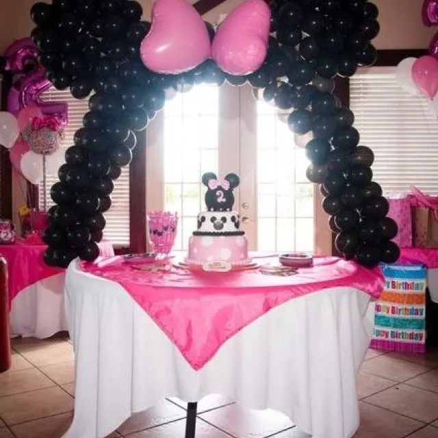 Minnie Mouse Balloon Arch | Baby shower ideas | Pinterest