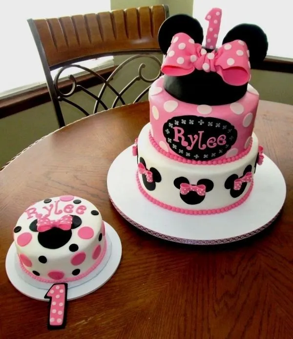 Minnie Mouse Cake. Love the personal cake, but think itll look ...