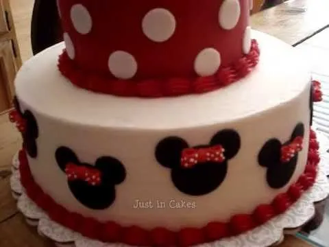 Minnie Mouse Cake - YouTube