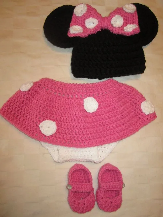 Minnie Mouse Crochet Newborn Outfit by RoxysRicRacs on Etsy ...