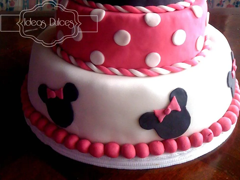 Minnie Mouse para el segundo cumpleaños de Antonia | Ideas Dulces