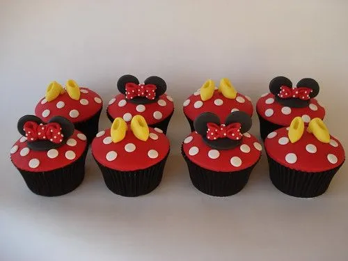 Minnie Mouse Cupcakes | bigFATcook