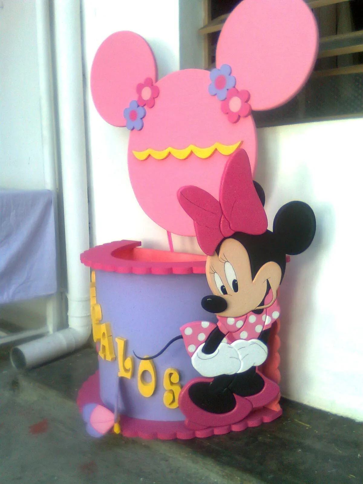 Minnie Mouse - FIESTAIDEAS. | como hacer piñatas | Pinterest ...