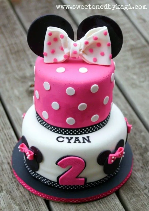 Minnie Mouse Fondant Cake Decorations by SweetenedbyKagi on Etsy
