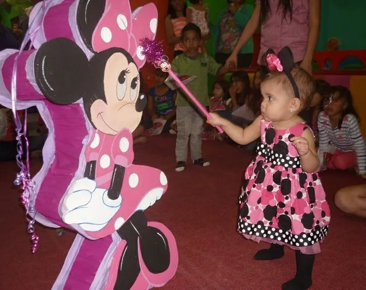 Piñata Minnie Mouse Isabella Party Ideas Bebé | Minnie Mouse Party ...