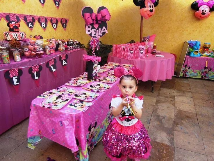 Minnie Mouse Decoration Ideas, candy bar, Candy Buffet, piñata ...