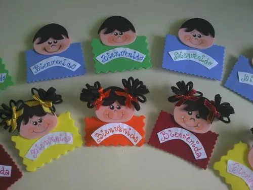 Distintivos escolares hechos en foami - Imagui