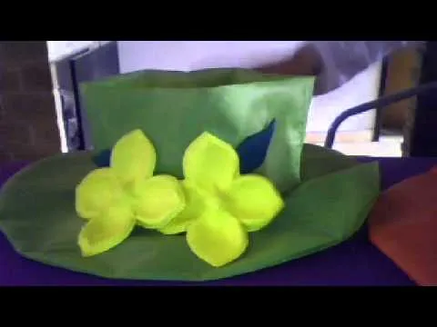 moldes para hacer rosas en goma eva(en capelinas) - YouTube
