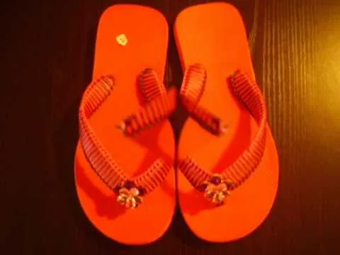 moños de liston en sandalias decoradas ► HTML5 Video