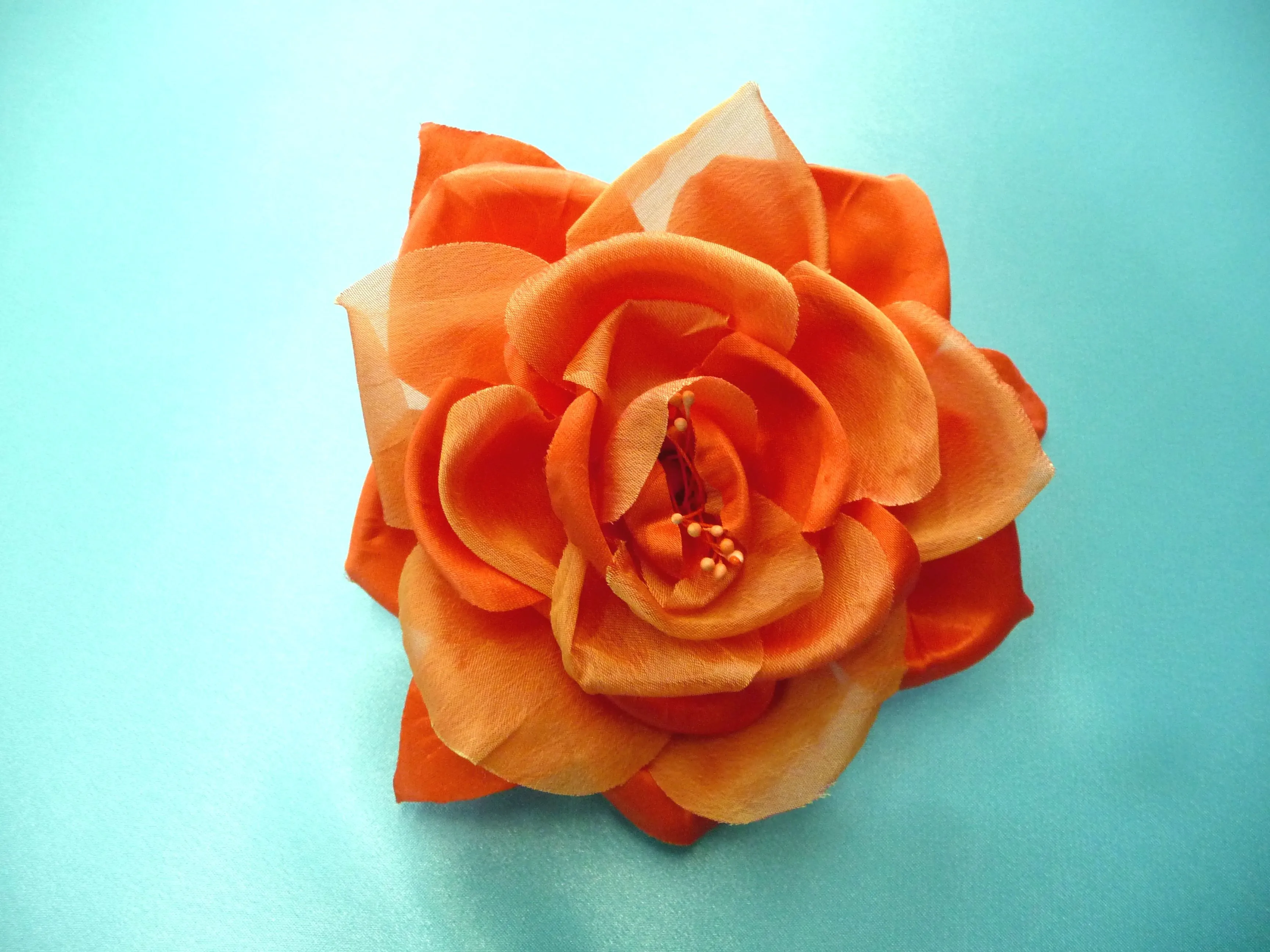Flores de telas hechas a mano - Imagui