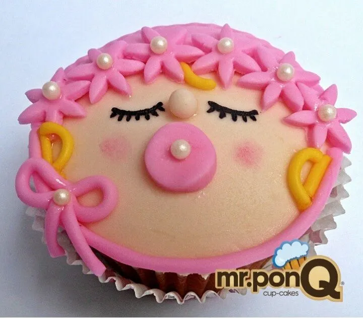 Mr.ponQ cup-cake bebe niña para anunciar el nacimiento dr una ...