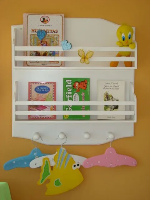 Muebles Infantiles - Portacuentos -2 estantes- con perchero en ...
