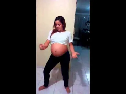 Mujer de 9 meses embarazo, bailando palito de coco - YouTube