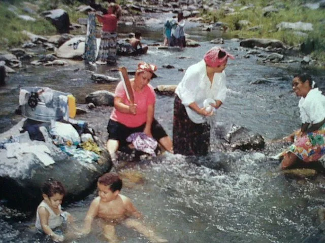 mujeres lavando ropa...en los rios! | Jayuya P.R. | Pinterest