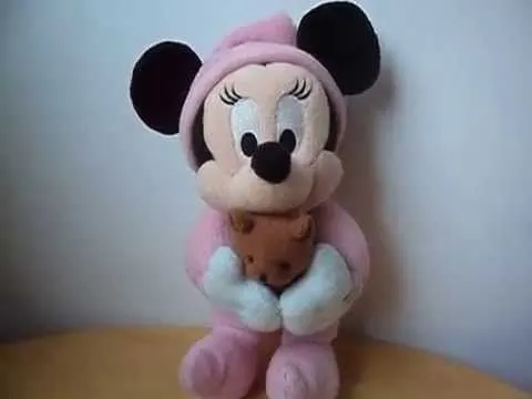 Muñeca de Peluche Minnie Mouse con Pijama y Música de Cuerda - YouTube