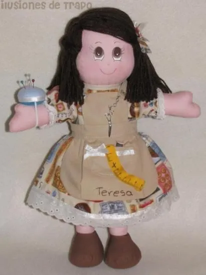 muñeca de trapo costurera | ILUSIONES DE TRAPO... | Pinterest