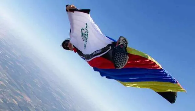 Murió el paracaidista colombiano conocido como el “hombre pájaro ...
