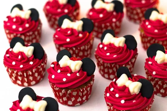 MuyAmeno.com: Cupcakes Minnie Mouse, parte 1