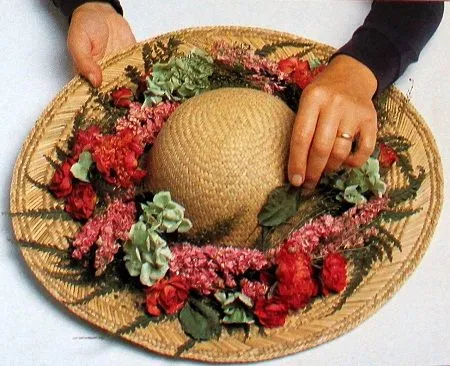 MuyVariado.com: Como Decorar con Flores Secas, Sombrero de Verano MuyVariado.com: Como Decorar con Flores Secas, Sombrero de Verano