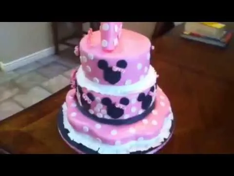 My first Minnie Mouse fondant cake - YouTube