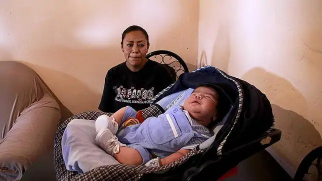 Nace un bebé «gigante» en México - ABC.es