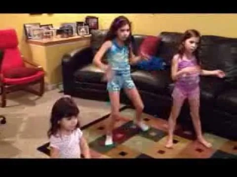 Las nenas bailando. - YouTube