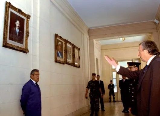 Nestor Kirchner ordena bajar el cuadro del dictador Videla del ... Nestor Kirchner ordena bajar el cuadro del dictador Videla del ...