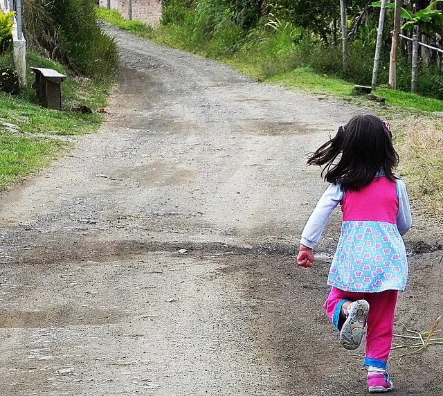 niña corriendo | Flickr - Photo Sharing!