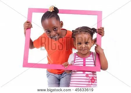 Niñas afroamericanas sujeta A Picture Frame Fotos stock e Imágenes ...