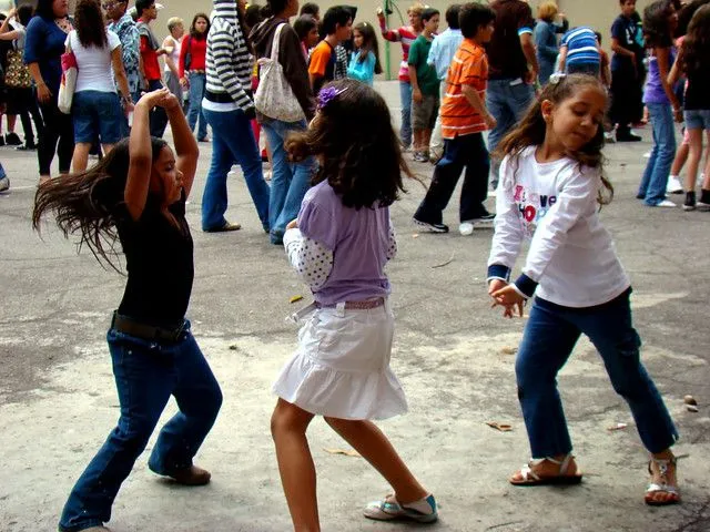 Niñas bailando Reggaeton | Flickr - Photo Sharing! Niñas bailando Reggaeton | Flickr - Photo Sharing!