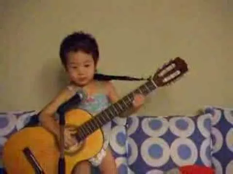 nino koreano cantando hey jude - YouTube