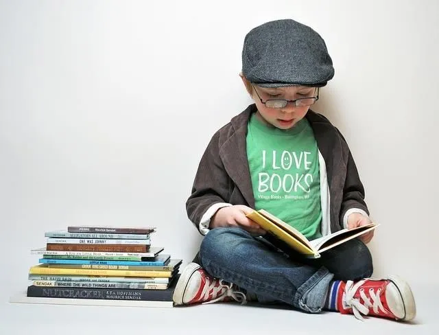 Niño leyendo | Letras e imágenes | Pinterest