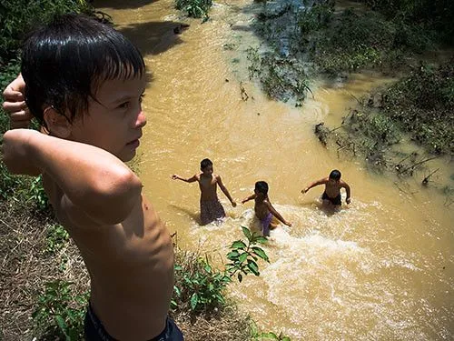 Niños bañandose en Boruca | Flickr - Photo Sharing!