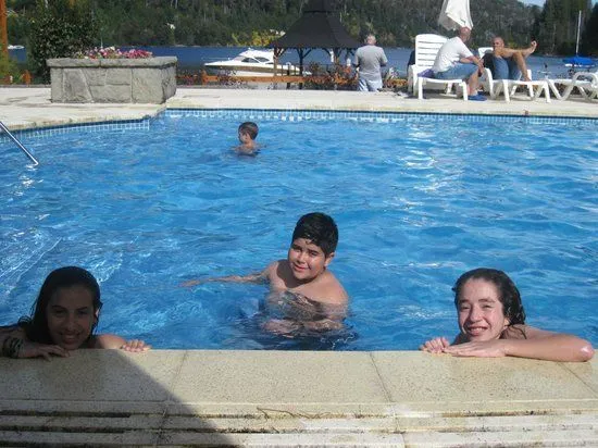 mis niños, bañandose en la piscina del resort!!!! - Picture of ...
