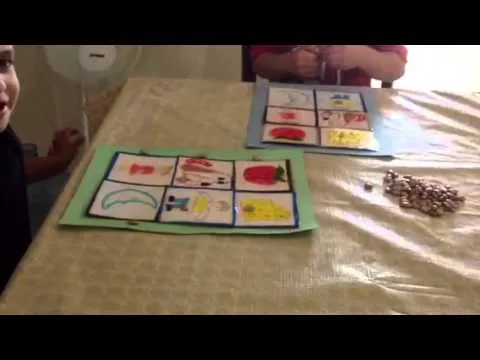 Niños bilingues jugando a la loteria en ingles y español pa - YouTube