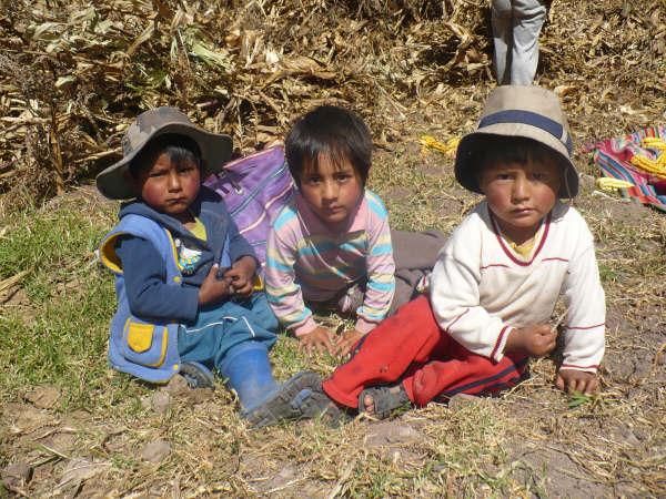Niños de comunidad de Paruro sin acceso a la educación ...