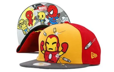 Tokidoki y New Era presentan gorras con diseños de Marvel y Sanrio ...