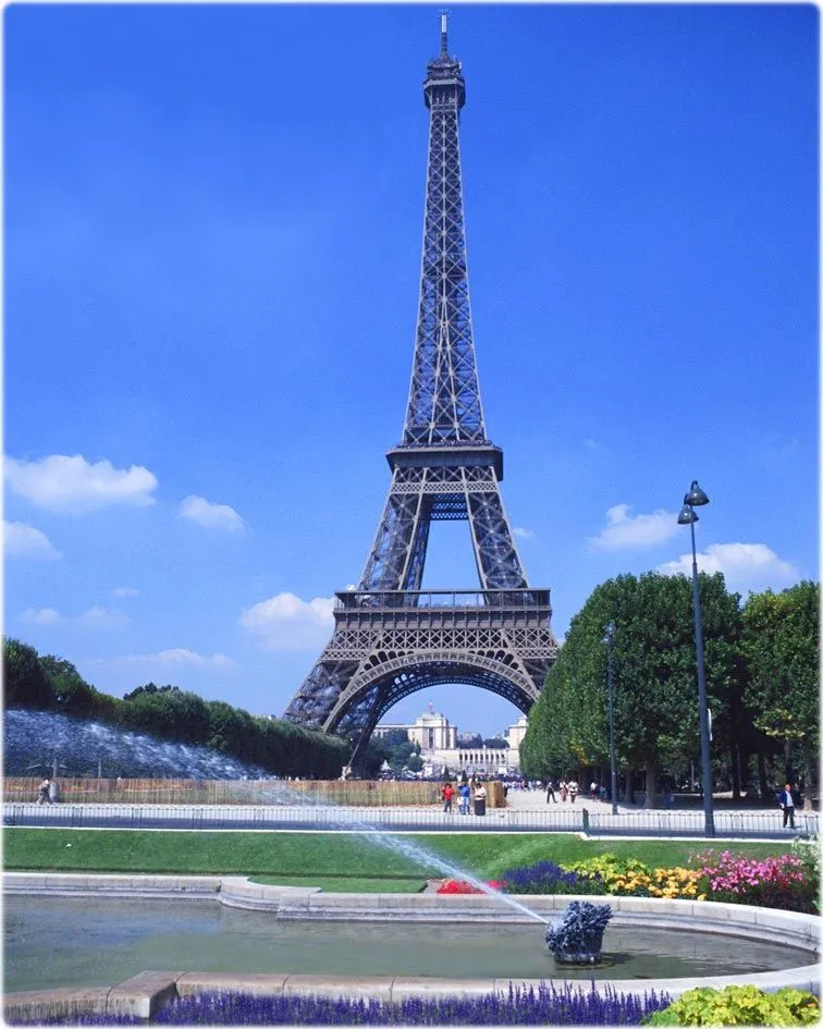 Nossa Candeia: Torre Eiffel, Paris