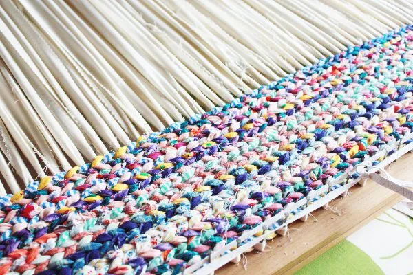 nunonu: 10 tutoriales de alfombras con retazos de telas o trapillo