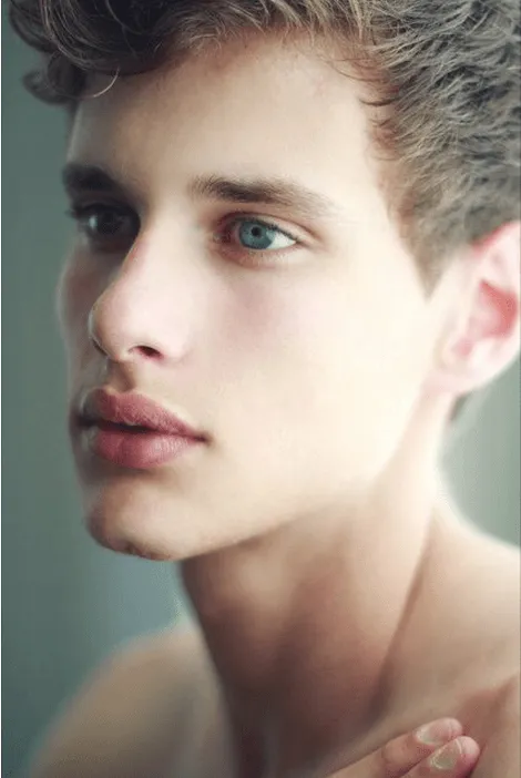 Chico guapo ojos azules - Imagui