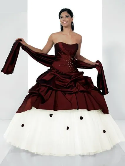 Que opinas de este Vestido de 15 años: Tipo mariposa - Color bordo ...