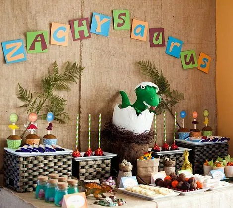 Cómo organizar una fiesta de cumpleaños de dinosaurios