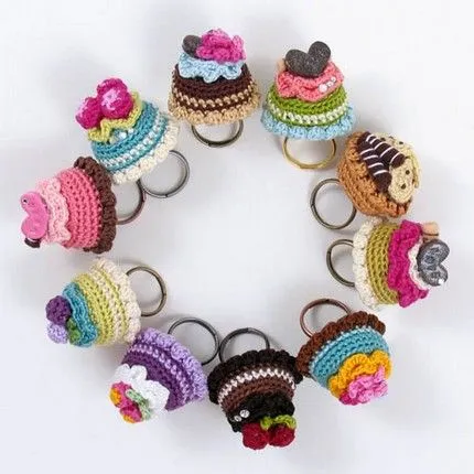 Originales anillos tejidos a crochet