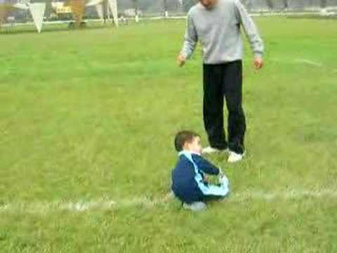 Padre e Hijo! jugando futbol - YouTube