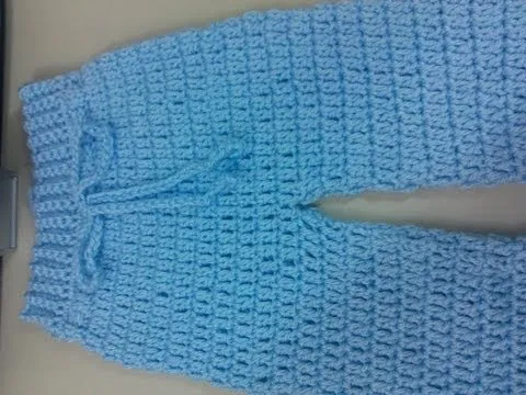 Pantalones tejidos en crochet para bebé - Imagui
