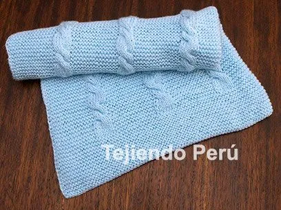 Pantalón y cobija con trenzas para bebé - Tejiendo Perú