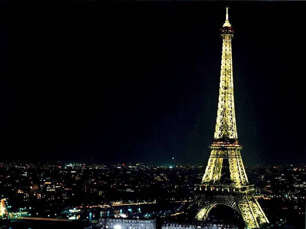 Papel de Parede Torre Eiffel - à Noite Wallpaper para Download no ... Papel de Parede Torre Eiffel - à Noite Wallpaper para Download no ...