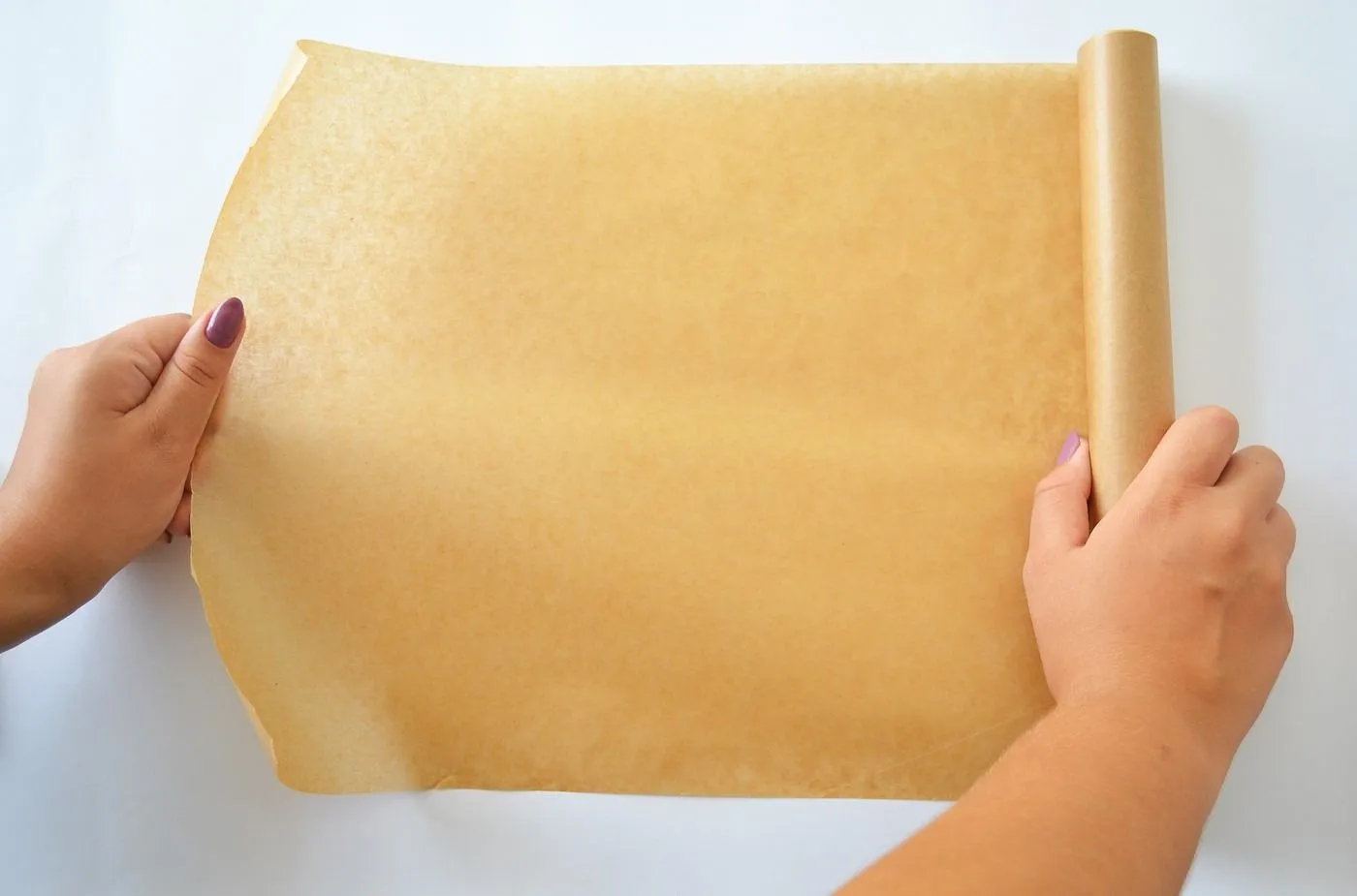Qué es el papel pergamino, características y para qué usarlo - Distribución  de papel Castilla y León, S.A