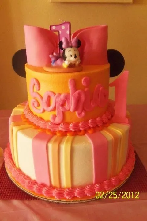 Ari's 1st birthday on Pinterest | Mini Mouse Cake, Mini Mouse and ...